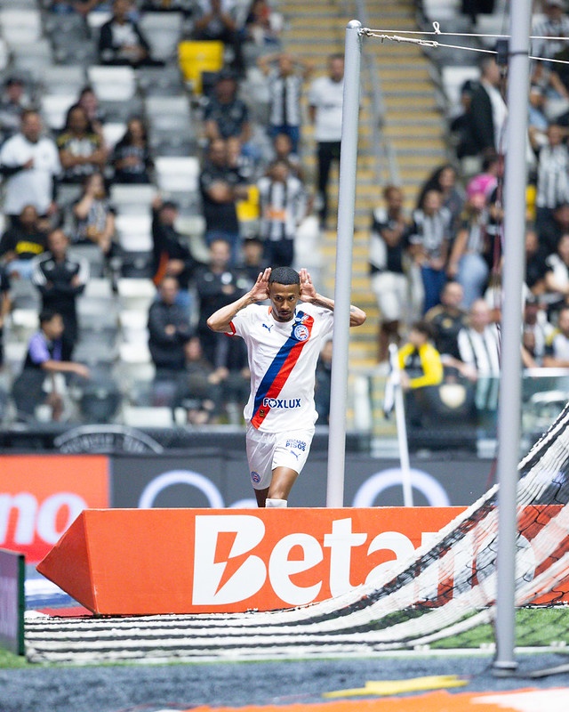 Após encerrar jejum de seis meses, Ademir valoriza empate contra o Atlético-MG: “Continuar subindo na tabela”