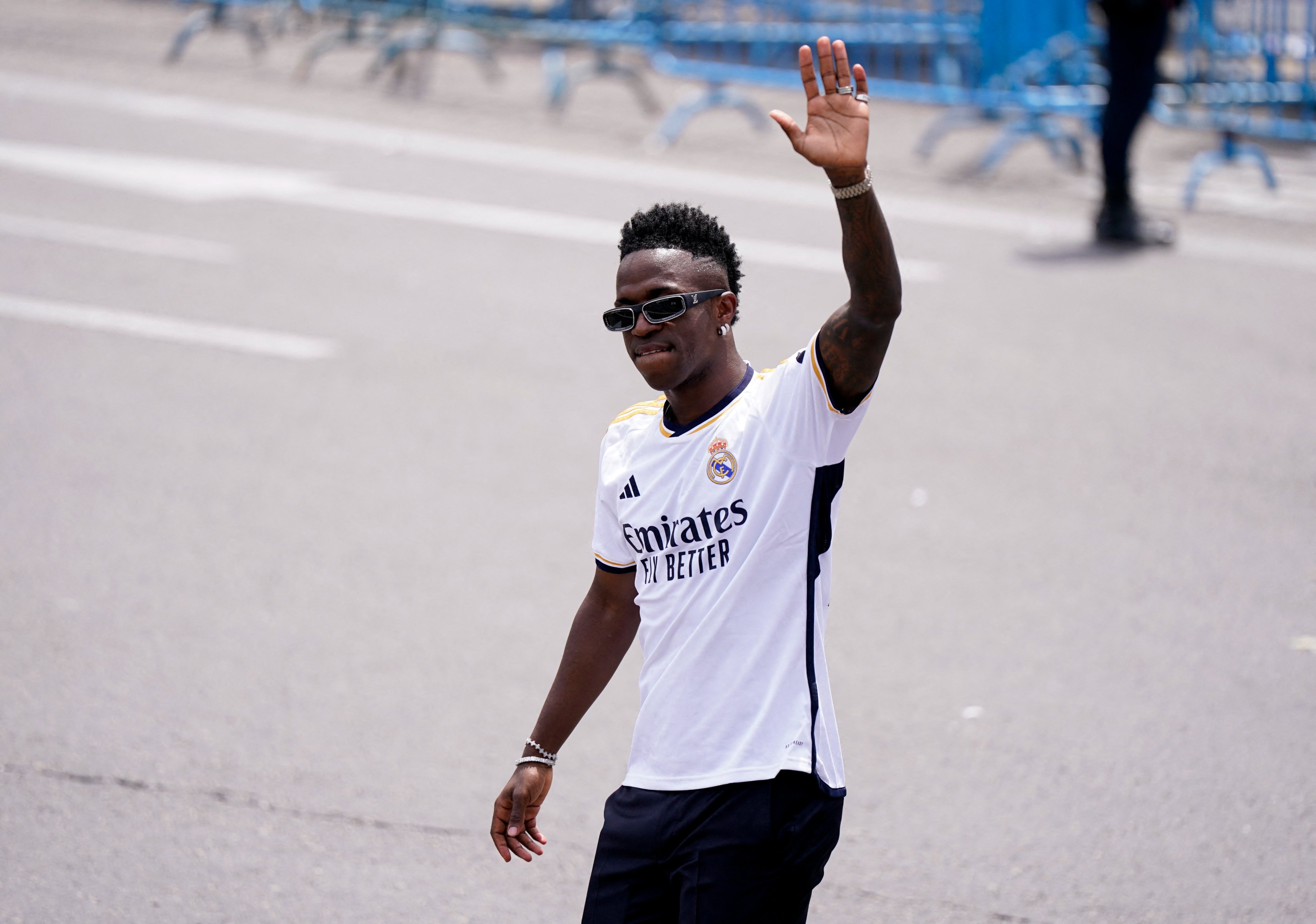 Arsenal mira contratação de Vinicius Júnior e aguarda definição no Real Madrid, diz jornalista