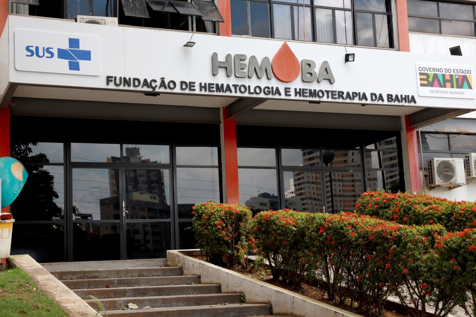 MP-BA apura denúncias de tratamento discriminatório contra população LGBT+ em doações de sangue no Hemoba