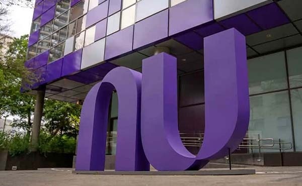 Nubank compra Banco Porto Real e mira licença bancária para manter o nome com 'bank' no Brasil