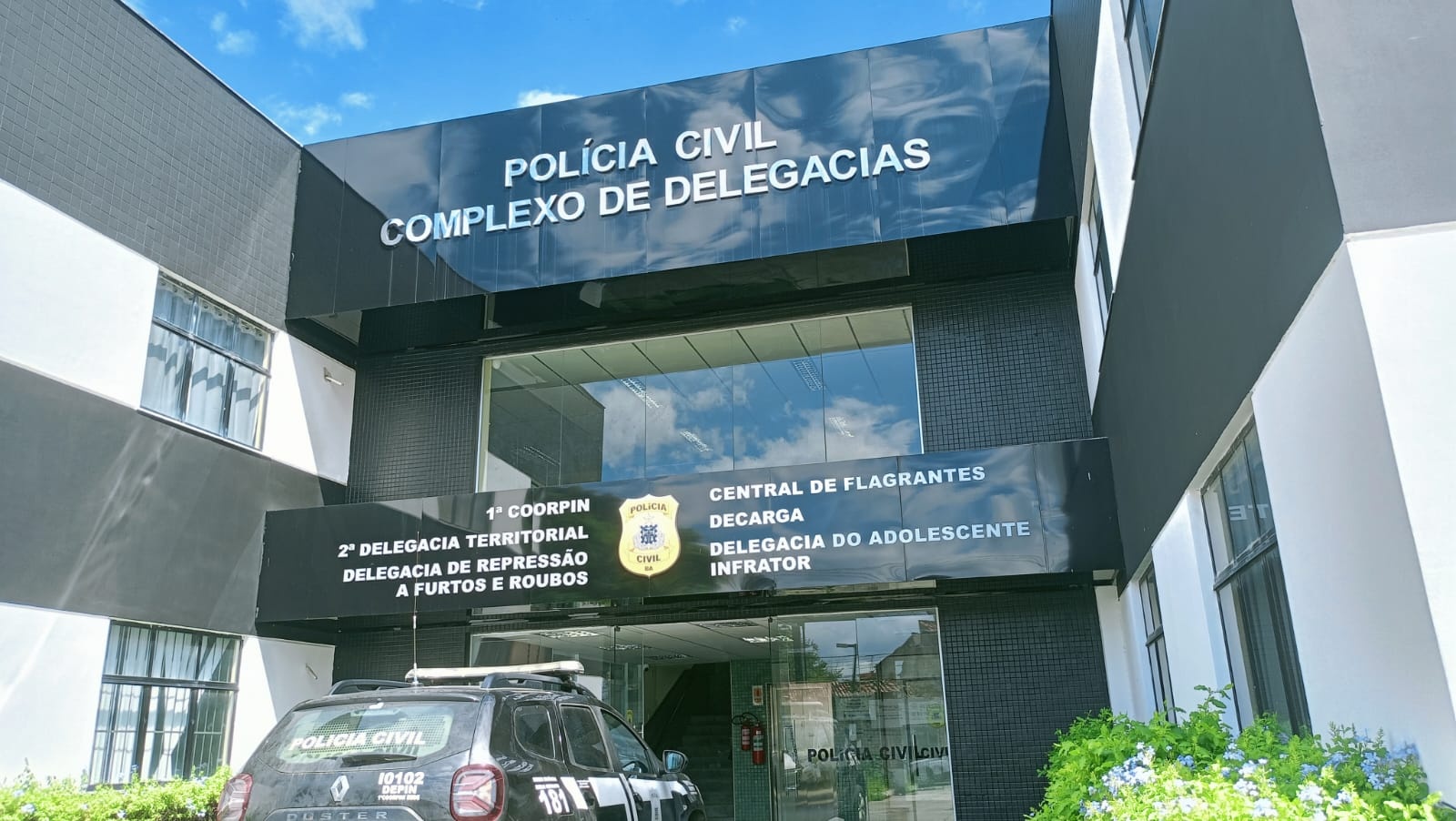Operação prende foragida da Justiça por golpes; suspeita mudava de endereço entre Feira e Coração de Maria