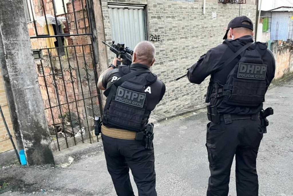 Polícia prende suspeito de homicídio e desvenda ligação com série de assassinatos em Feira de Santana