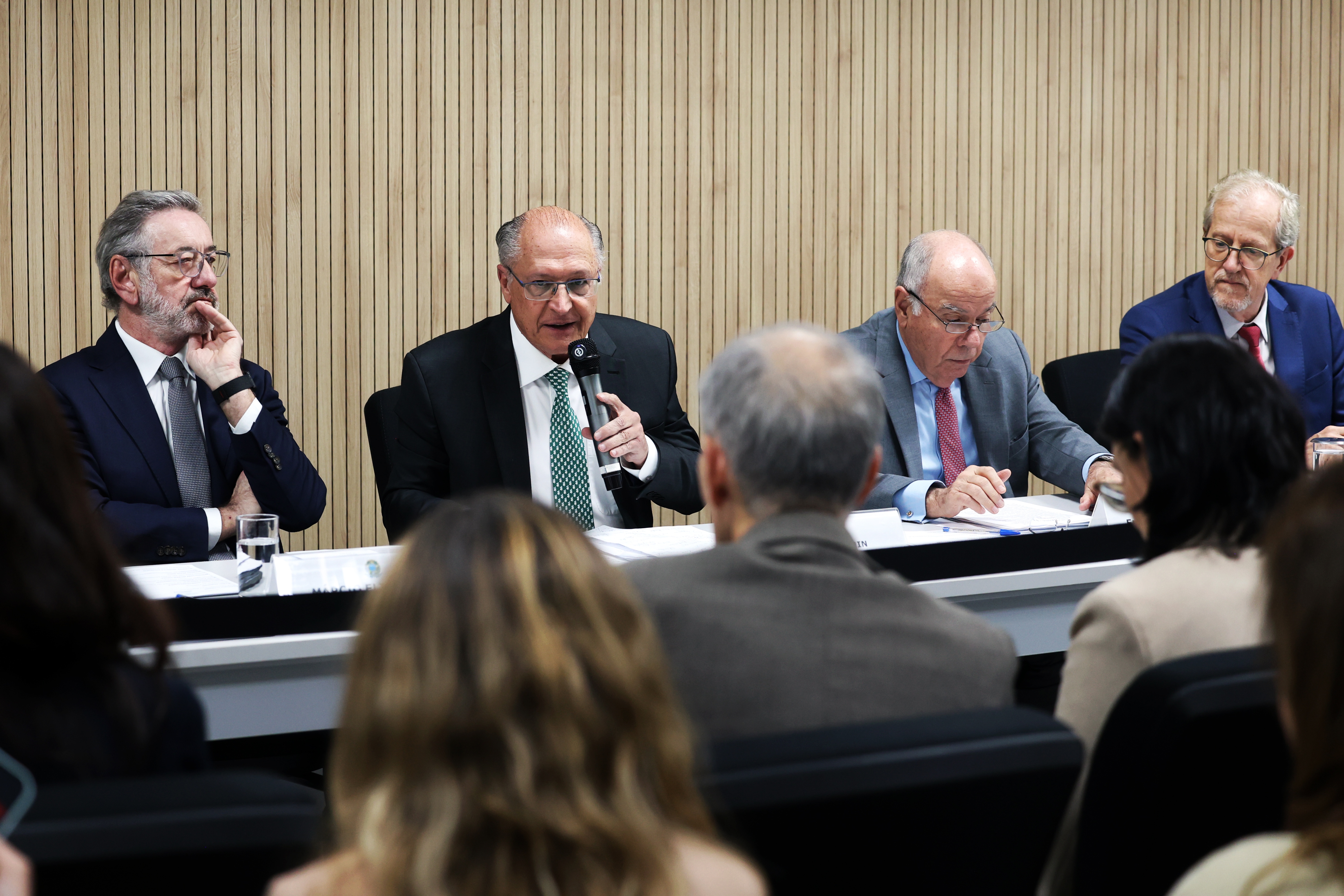 Setores atingidos por tarifaço dos EUA terão novo plano de socorro