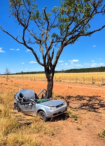 Acidente no Anel da Soja, na Bahia, deixa motorista morto e duas mulheres feridas