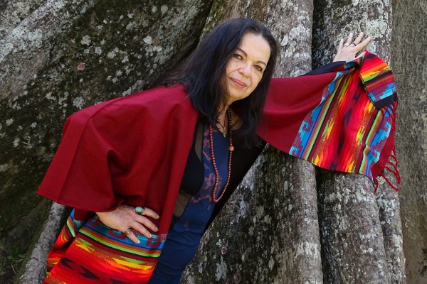 Amelinha comemora 50 anos de carreira com show na capital baiana!