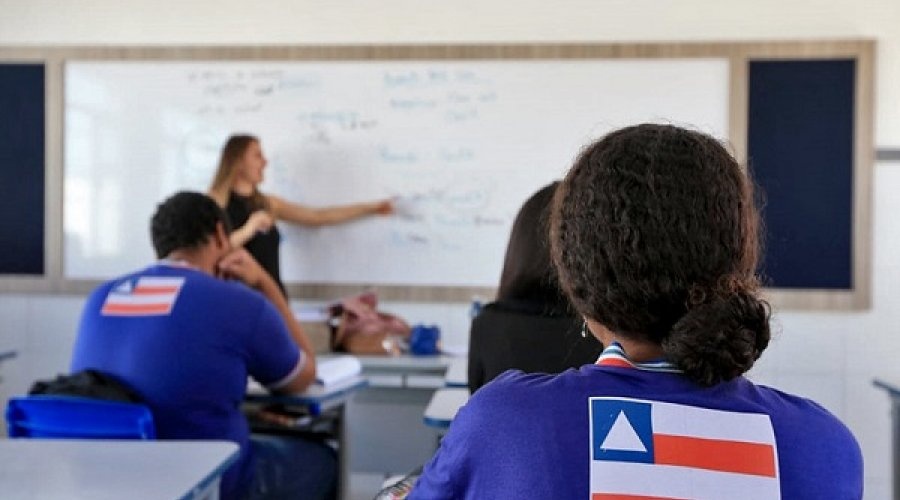 Bahia melhora nota do Ensino Médio, mas segue abaixo das médias do Nordeste e do país no Ideb 2025