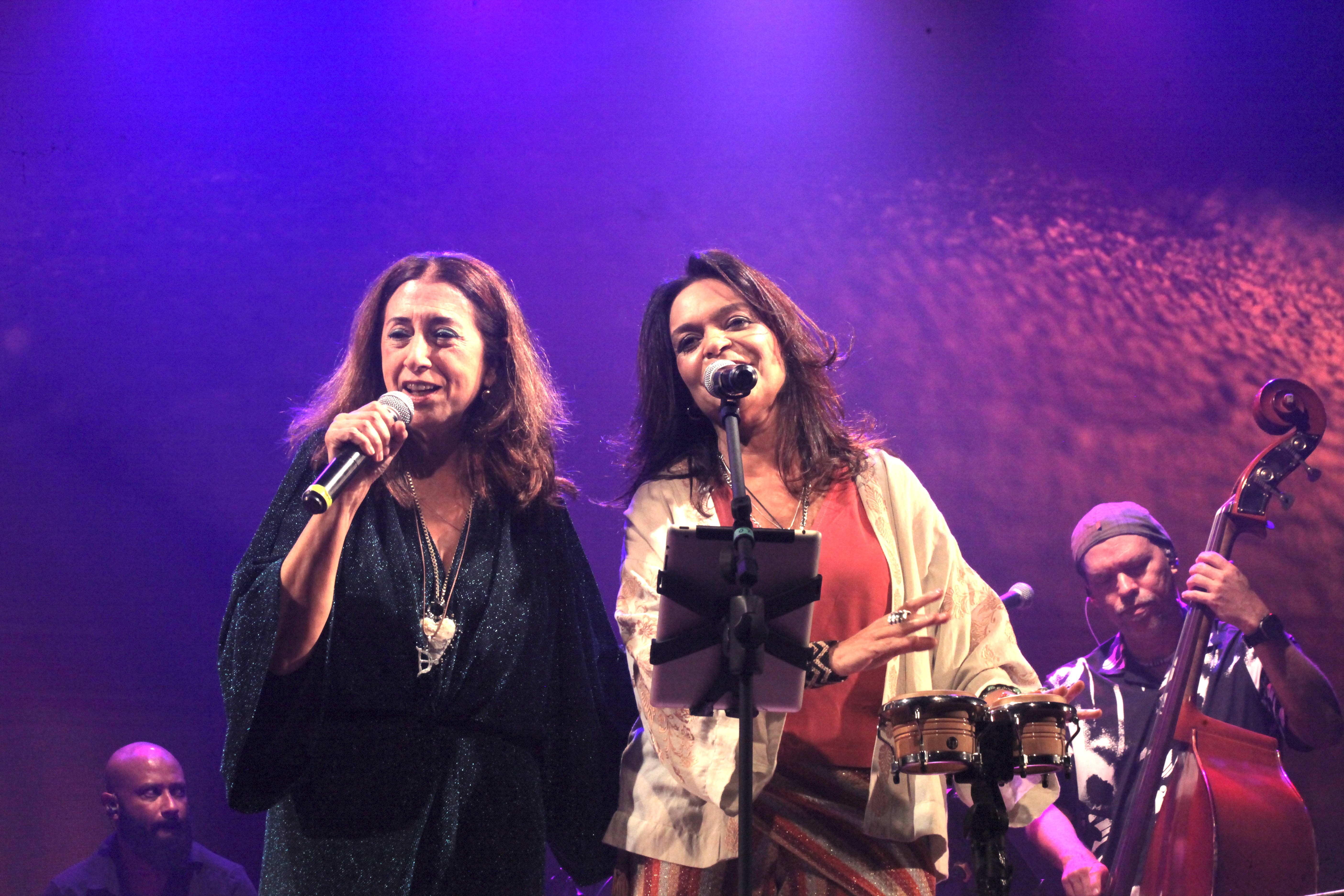 Blog do Marrom: Sylvia Patrícia e Jussara Silveira cantam Wally Salomão na Barroquinha