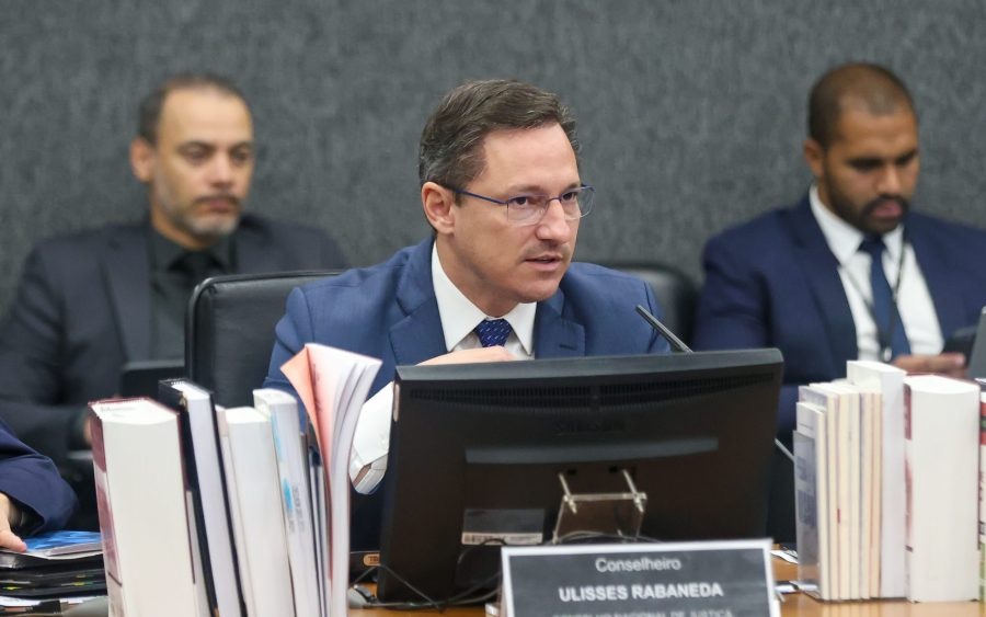 CNJ aprova fim da aposentadoria compulsória como punição máxima para juízes