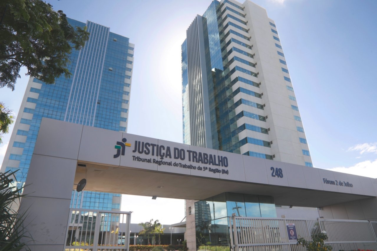 Cobrança de estacionamento no Fórum 2 de Julho gera reação da OAB e debate entre advogados
