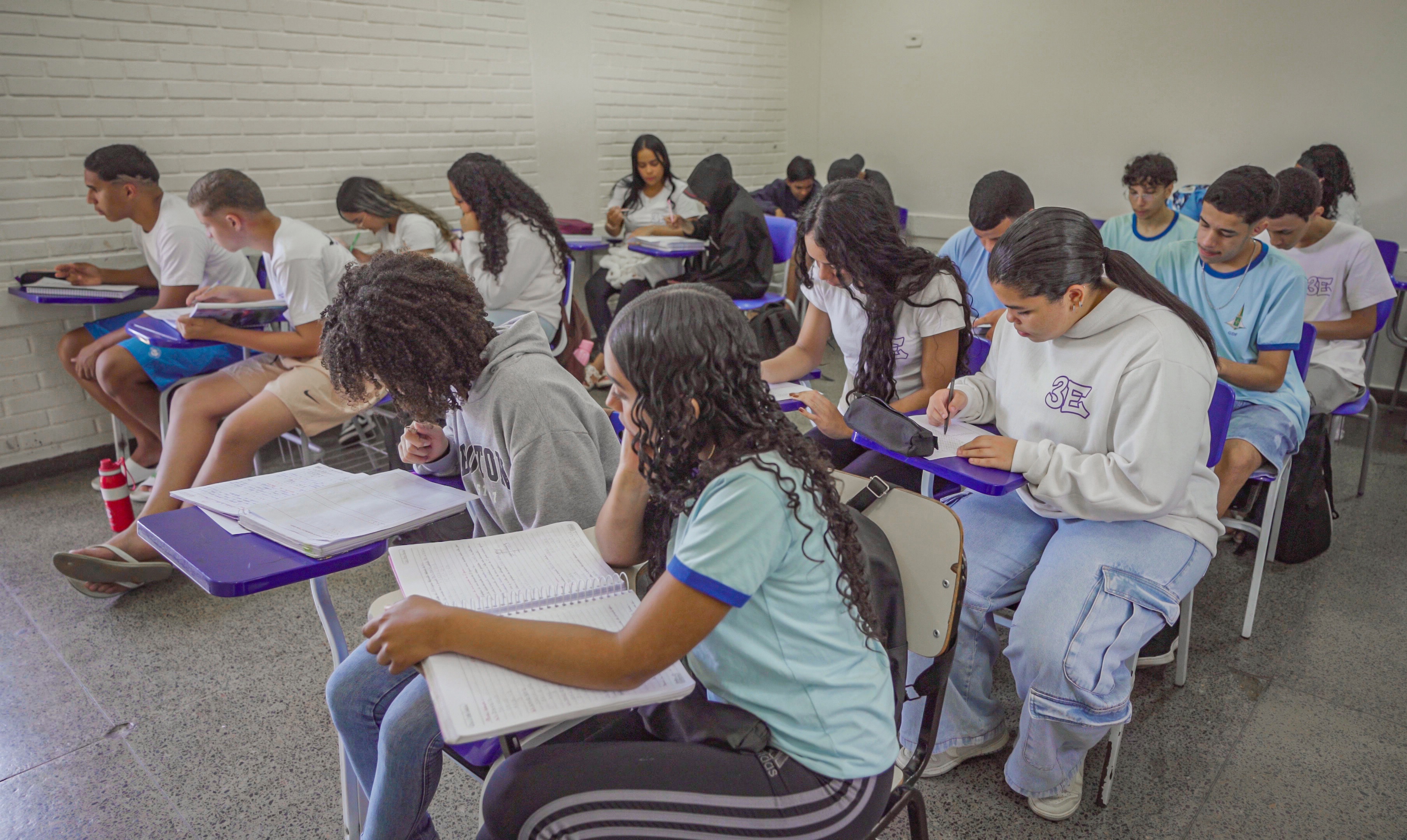 Encceja 2026: alunos já podem consultar cartilha de redação
