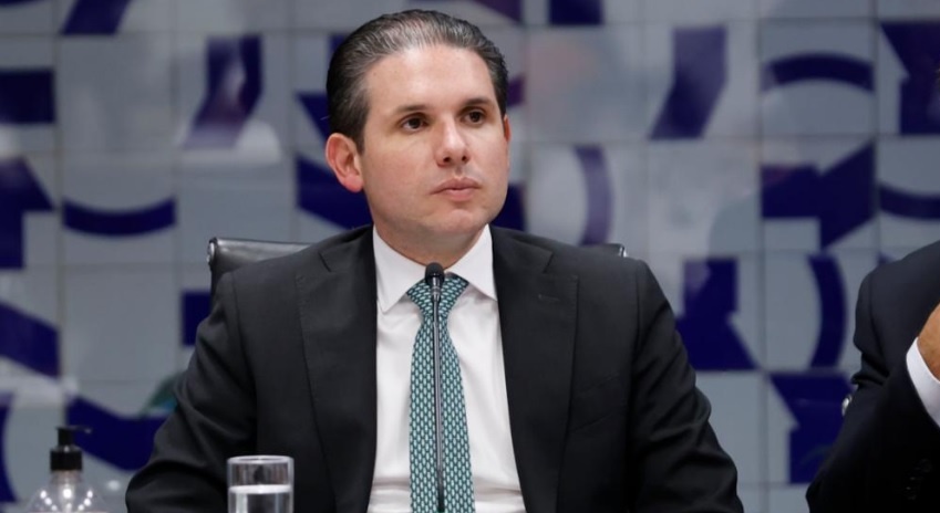 Hugo Motta oferece ajuda ao governo e quer acelerar votação da medida que revogou a taxa das blusinhas