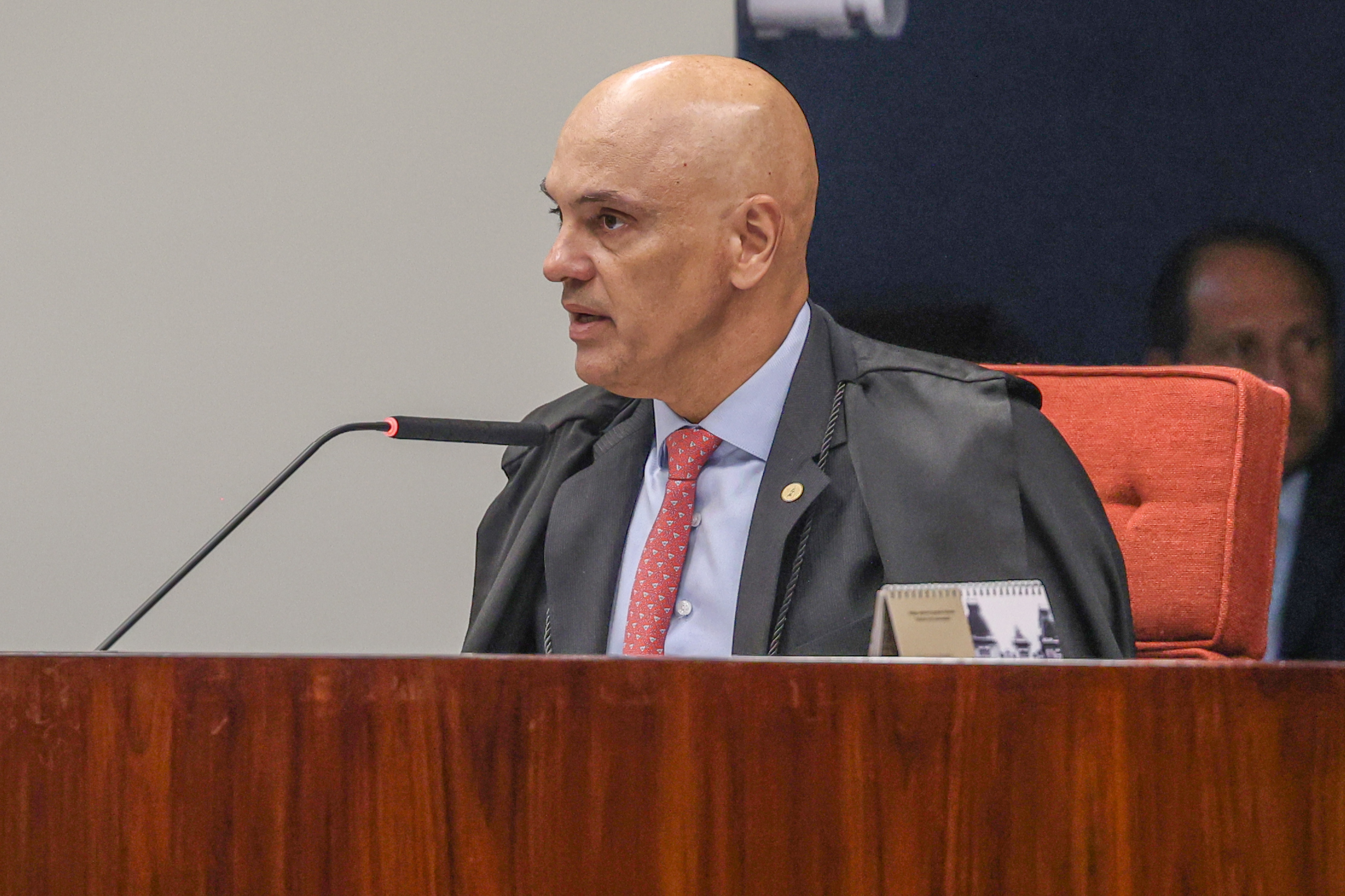 Moraes cassa aposentadoria de ex-diretor da PRF condenado por golpismo