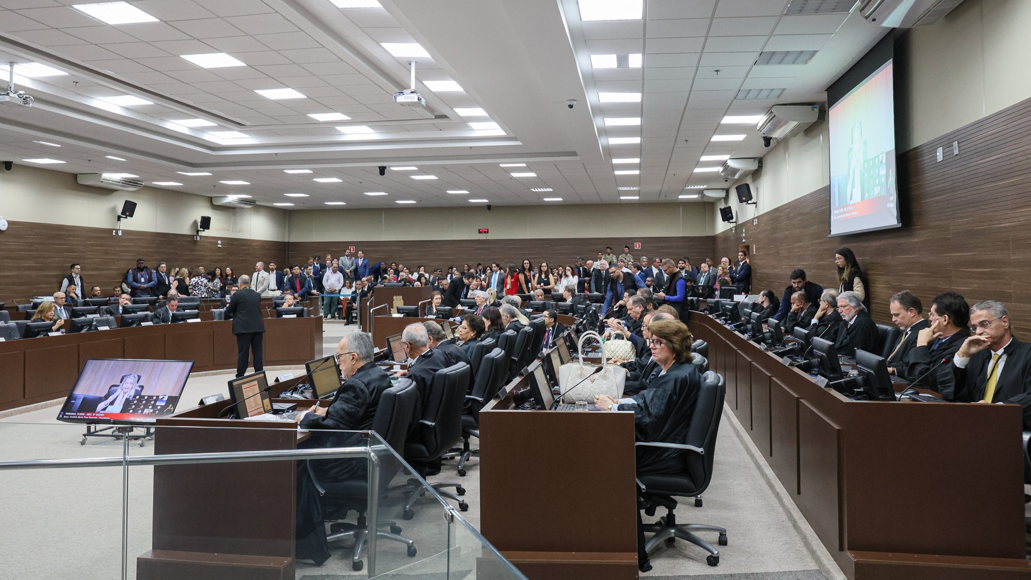 Pleno do TJBA afasta juiz de Barreiras por suspeita de irregularidades milionárias