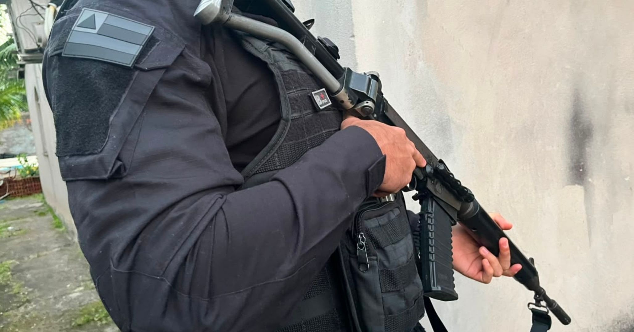 Polícia prende três por suspeita de homicídio e tráfico de drogas em Maragogipe