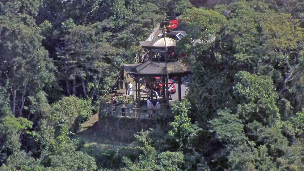 Queda de helicóptero no Rio de Janeiro mata 3 turistas colombianas e o piloto 