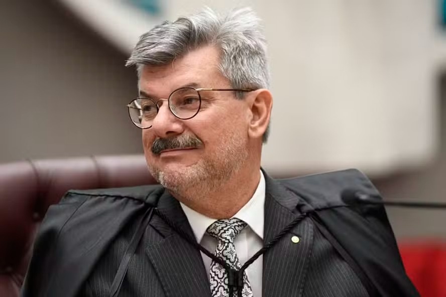 STJ condena ministro Marco Buzzi por importunação sexual e assédio e abre caminho para perda do cargo