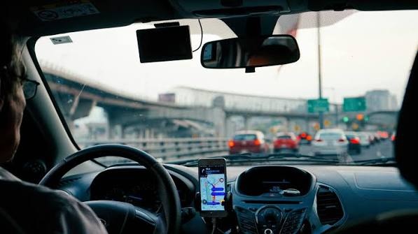 TJ-BA valida exclusão de motorista Uber por cancelar 64% das corridas