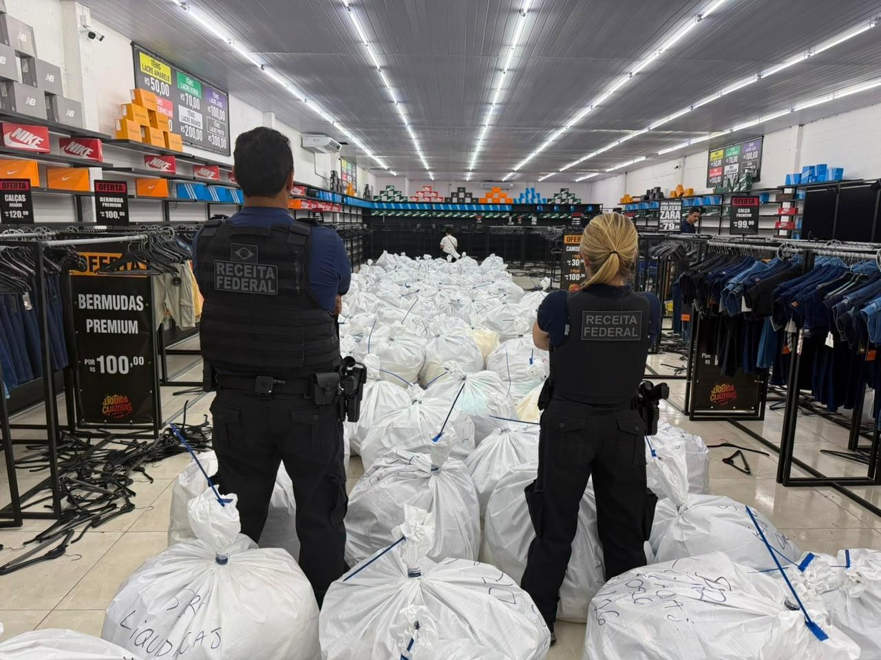 VÍDEO: Receita Federal apreende mais de R$ 1 milhão em produtos falsificados em quatro outlets de Salvador