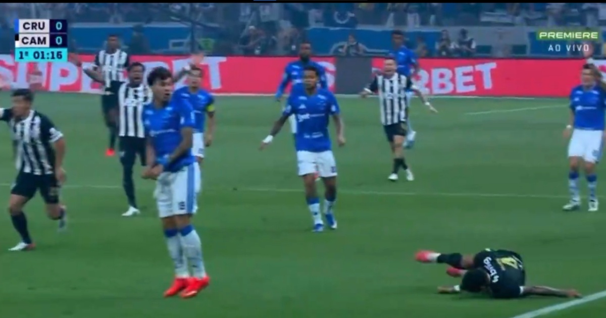 Zagueiro do Atlético sofre queda assustadora contra o Cruzeiro, vai parar no hospital e detona Kaio Jorge após jogo