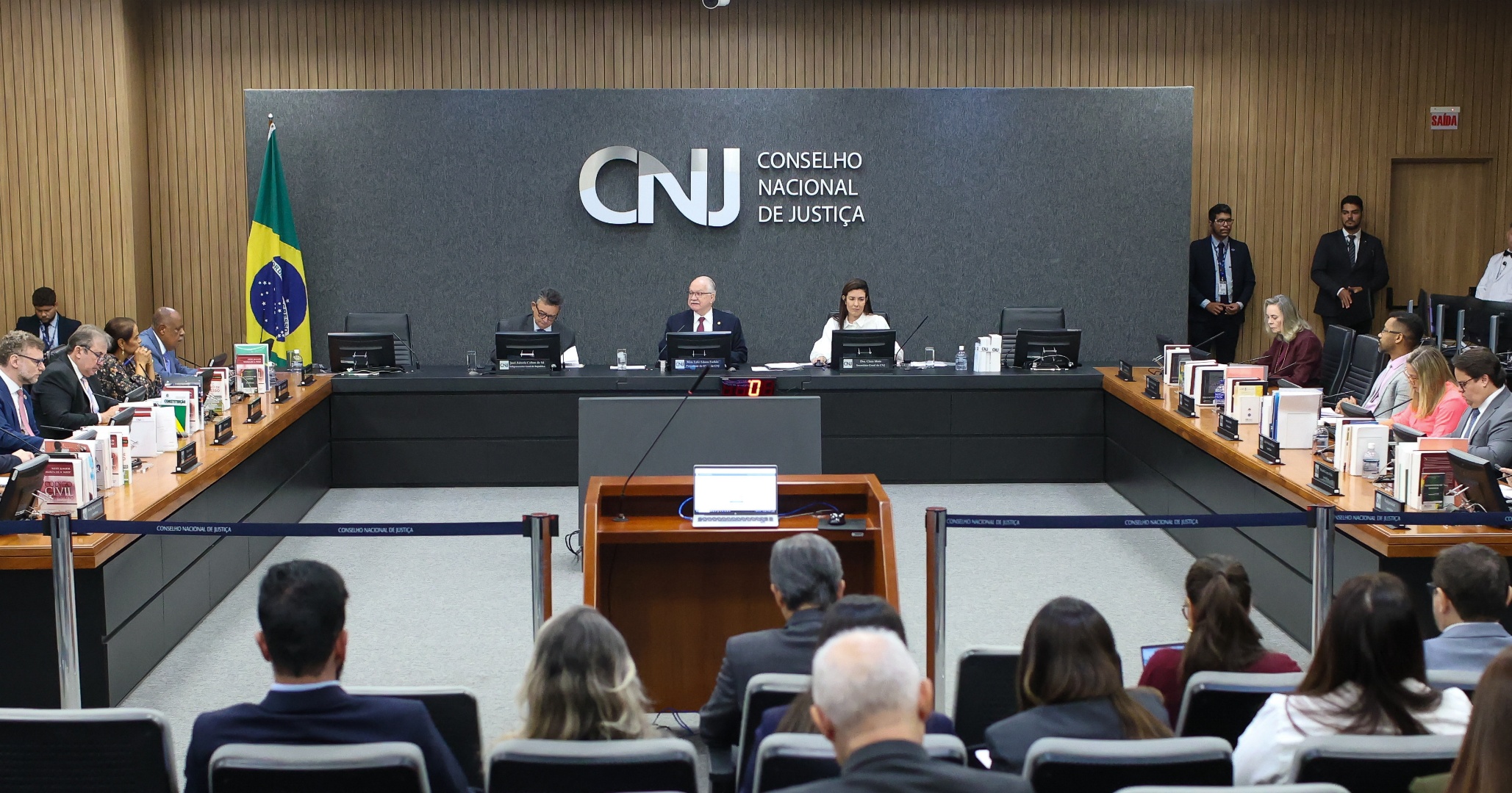 CNJ pune desembargador do TJ-BA por conceder prisão domiciliar a líder de facção