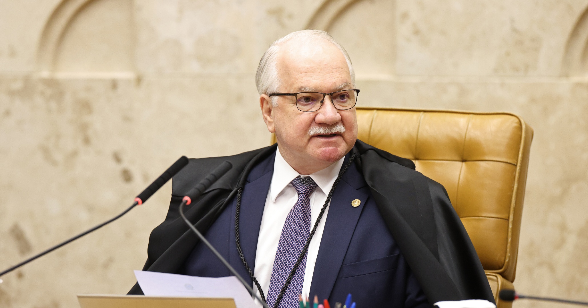 Fachin dá 72 horas para Mendonça explicar afastamento de diretor da PF a pedido da AGU