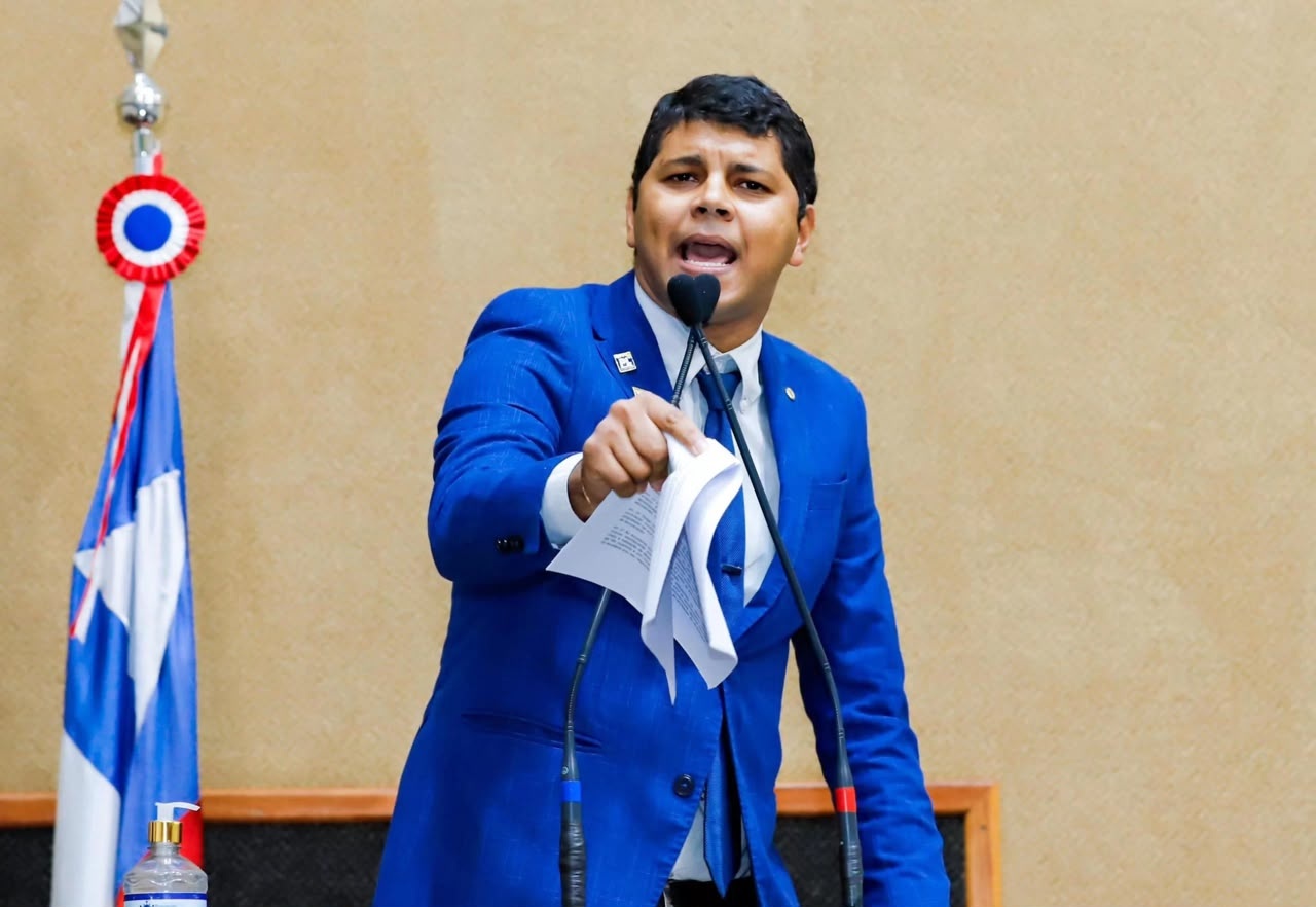 Justiça Eleitoral determina suspensão de perfil de Diego Castro no Instagram após denúncia