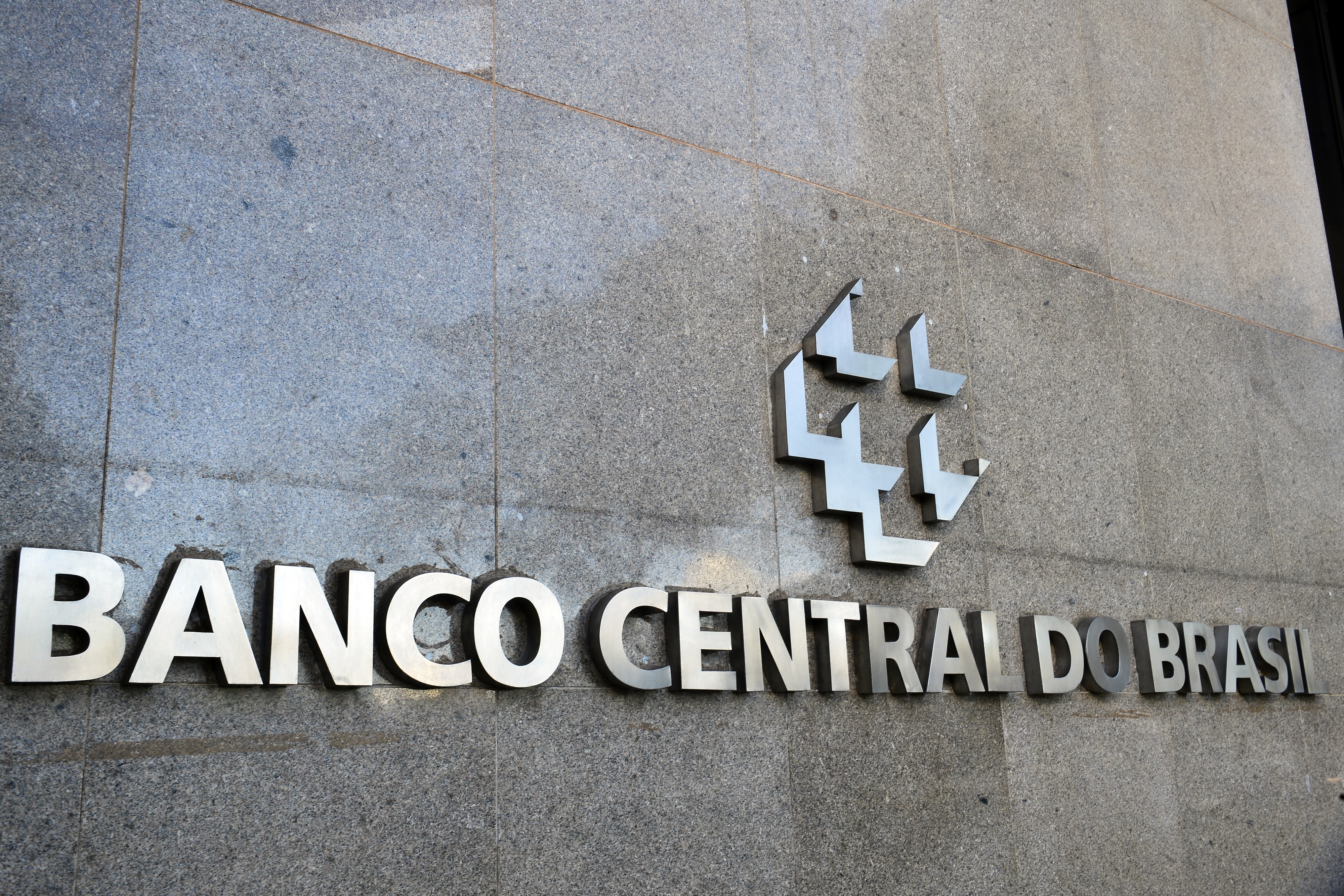 Mercado projeta corte da Selic para 13,75%