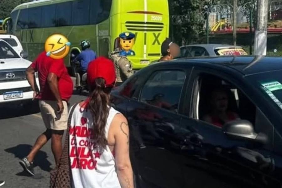 Mulher é encaminhada à delegacia após jogar tinta em prefeito de Madre de Deus durante carreata do governador Jerônimo