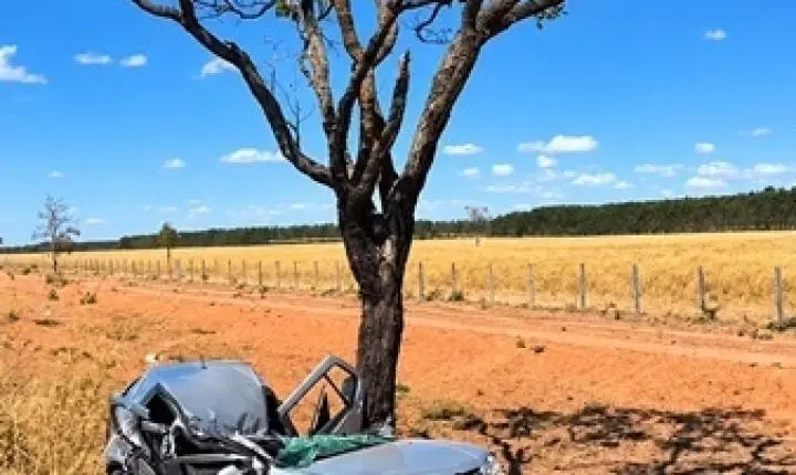 Acidente no Anel da Soja, na Bahia, deixa motorista morto e duas mulheres feridas