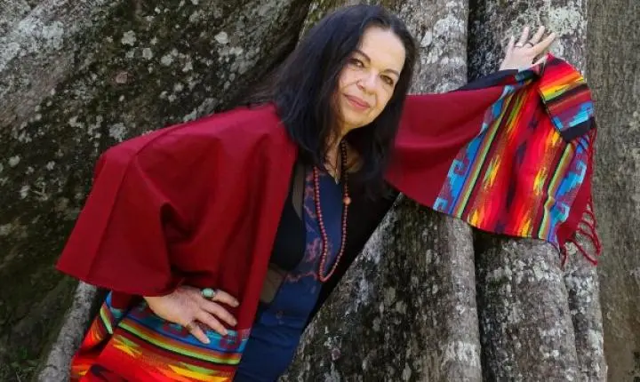 Amelinha comemora 50 anos de carreira com show na capital baiana!