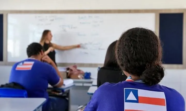 Bahia melhora nota do Ensino Médio, mas segue abaixo das médias do Nordeste e do país no Ideb 2025