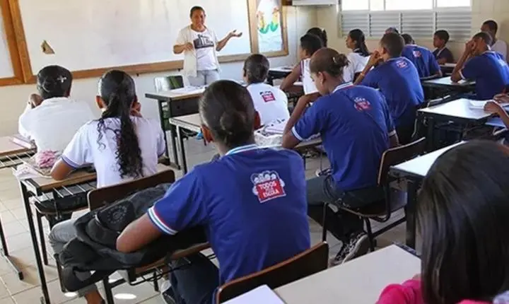 Bahia tem 46,8% dos alunos do ensino médio no nível abaixo do básico em aprendizagem, indica levantamento