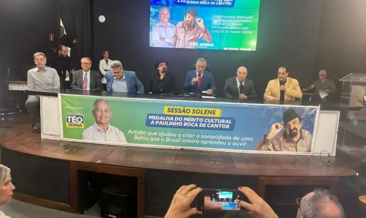 Blog do Marrom: Paulinho Boca recebe homenagens de artistas durante entrega de medalha na Câmara
