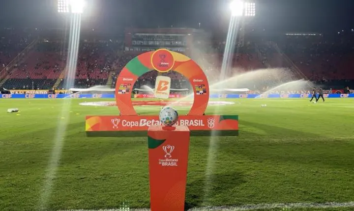 Bola rolando! Acompanhe em tempo real Vitória x Vasco pelas quartas de final da Copa do Brasil 