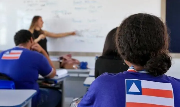 Candidatos defendem fim da aprovação automática, consultas populares e ensino integral para educação da Bahia; veja propostas