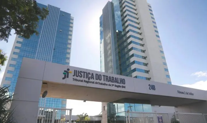 Cobrança de estacionamento no Fórum 2 de Julho gera reação da OAB e debate entre advogados