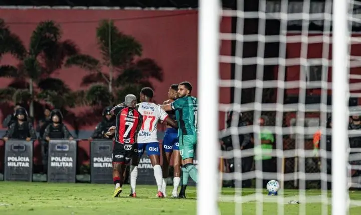 Confusão no Ba-Vi: Jean Lucas é absolvido pelo STJD; Cacá pega dois jogos, Marinho é advertido e Bahia recebe multa