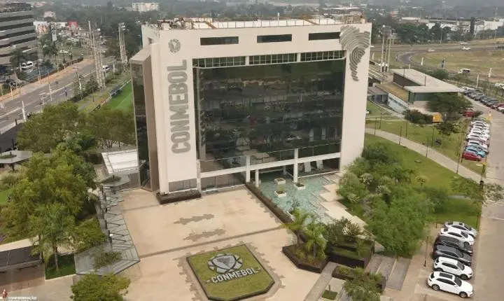 Conmebol celebra recuo da Fifa em projeto que venderia direitos comerciais da Copa do Mundo e comenta impacto nas eleições