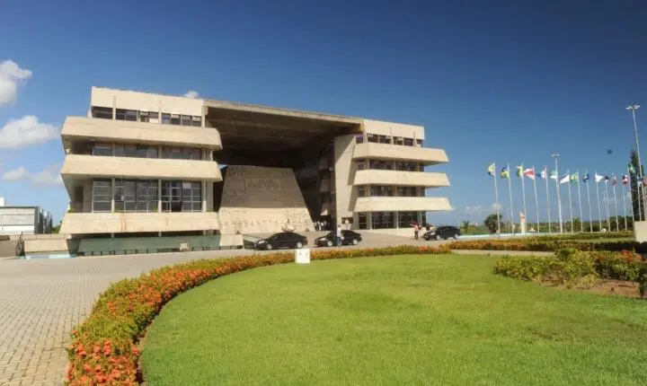 Conselho de Ética da AL-BA enfrenta impasse com trocas de membros e mantém caso Binho Galinha sem avanço