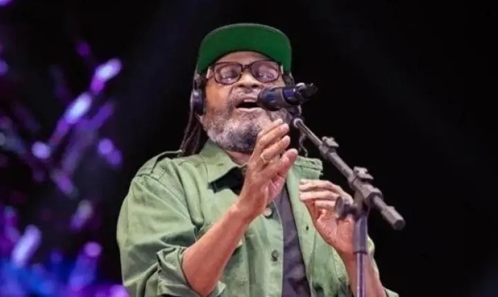 Edson Gomes é internado em UTI após show na Concha Acústica