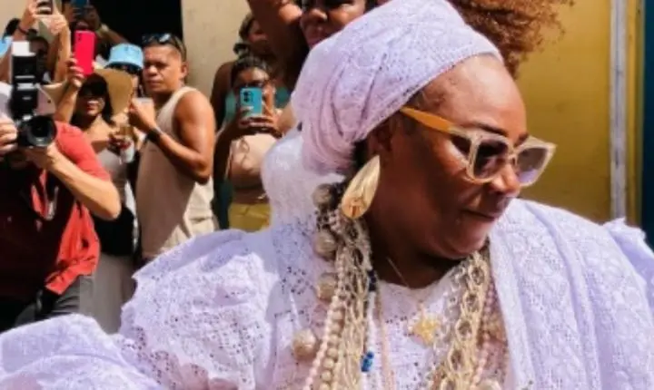 Festa da Boa Morte encerra programação nesta segunda e reúne fiéis para caruru e samba