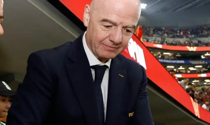 Fifa transforma coletiva da final em atração paga e volta a gerar críticas dos torcedores