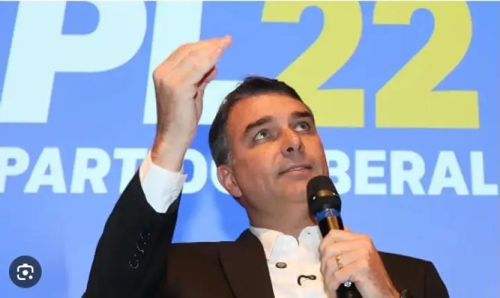 Flávio Bolsonaro planeja ato eleitoral em Salvador no dia 17 de setembro