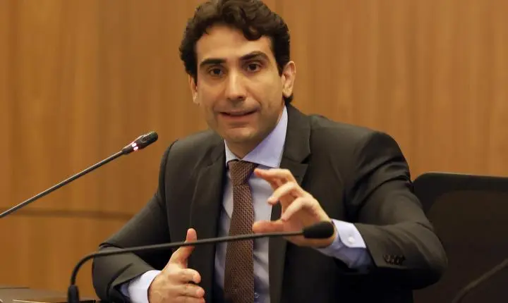 Galípolo critica empresas que pressionam para usar FGC