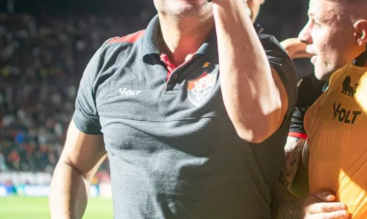 Jair Ventura reencontra Botafogo em duelo com clube onde iniciou carreira de treinador
