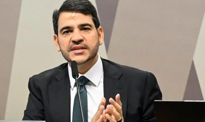 Jorge Messias faz elogios e diz que decisão de Edson Fachin contribui para harmonia entre os poderes