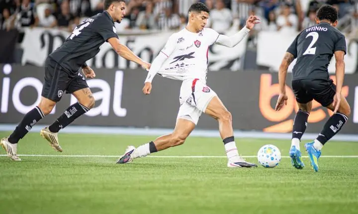 Lucas Arcanjo brilha e Vitória segura empate contra o Botafogo no Rio de Janeiro