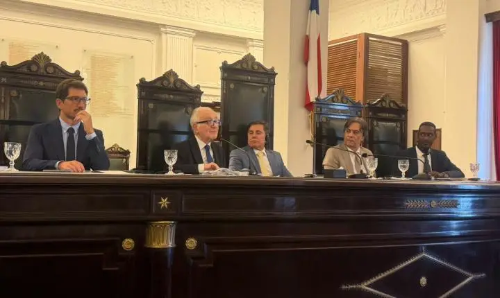Luigi Ferrajoli discute nova obra sobre Constituição universal em evento no Fórum Ruy Barbosa, em Salvador