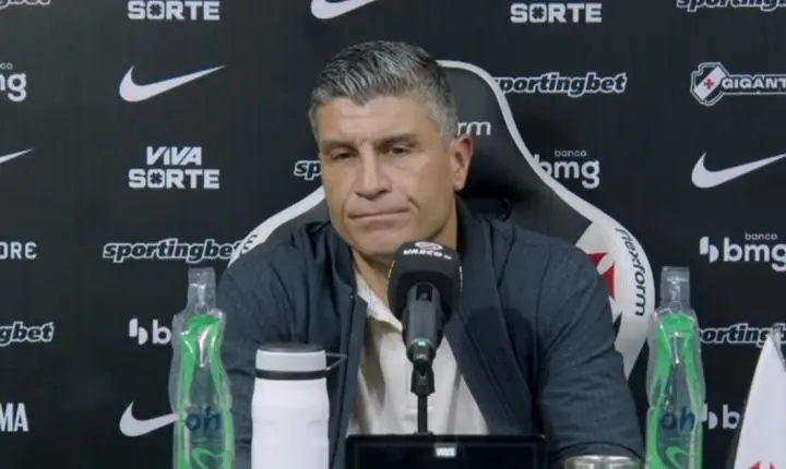 Pedro Emanuel projeta volta contra o Vitória após vencer com um a menos: “Só terminou a primeira parte”