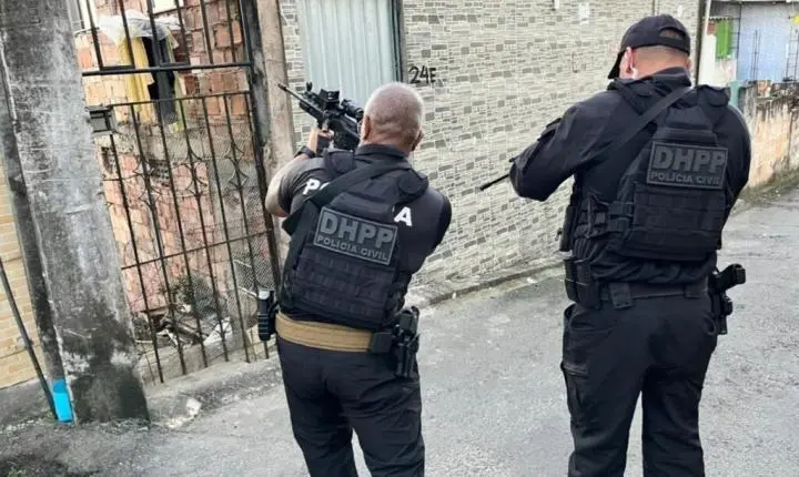 Polícia prende suspeito de homicídio e desvenda ligação com série de assassinatos em Feira de Santana